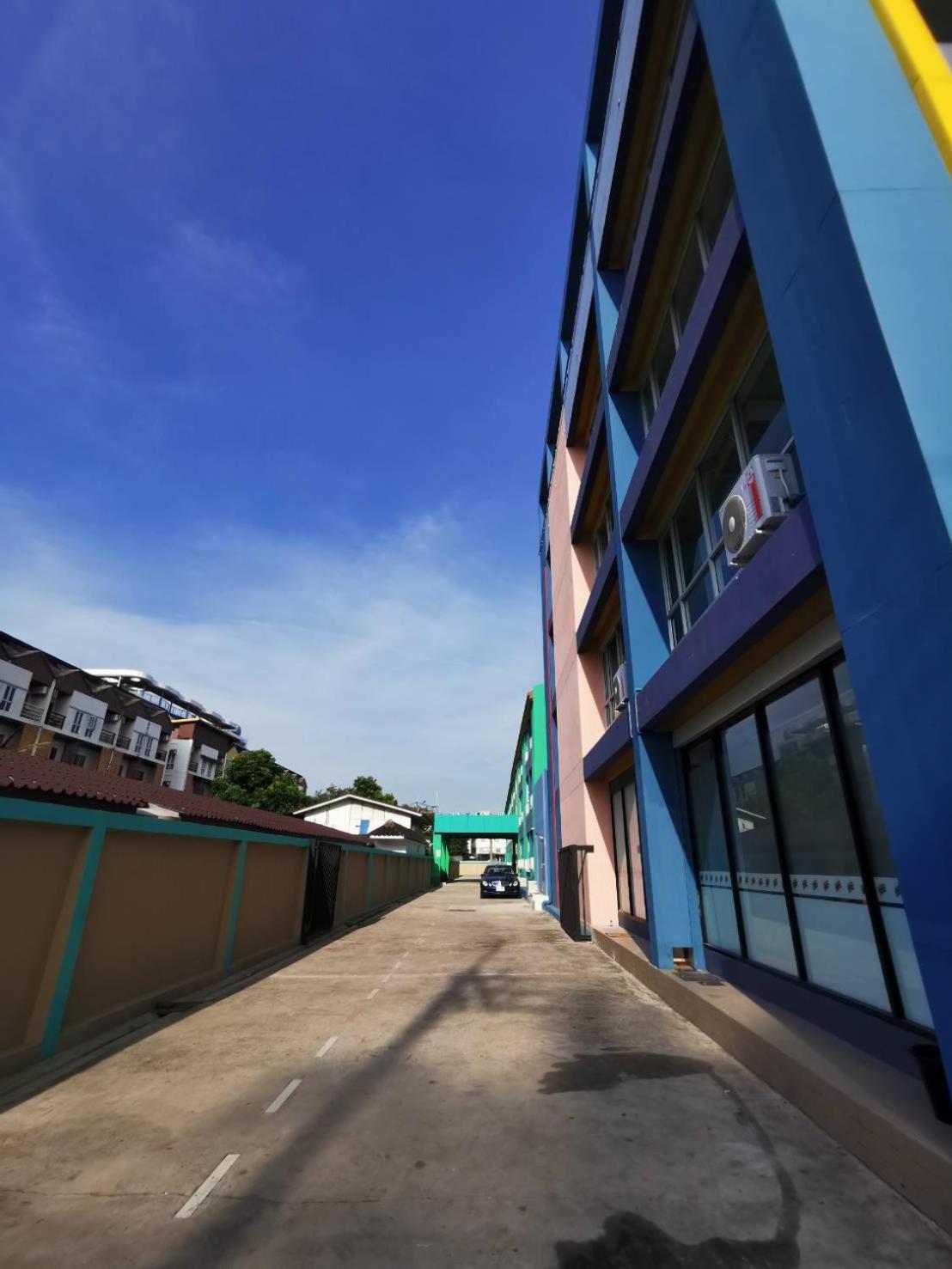 The Sea Bangsaen Hotel 38/48