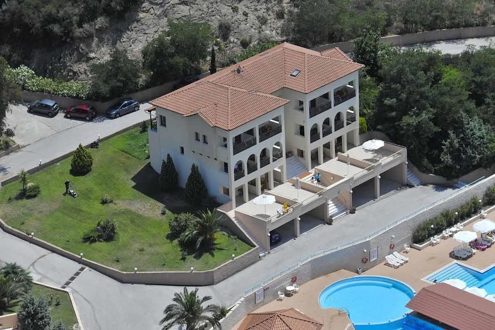 Xenios Theoxenia Hotel 55/55