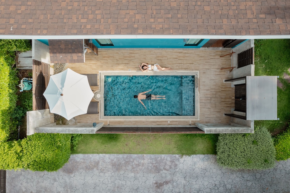 Coral Tree Villa Huahin 69/72