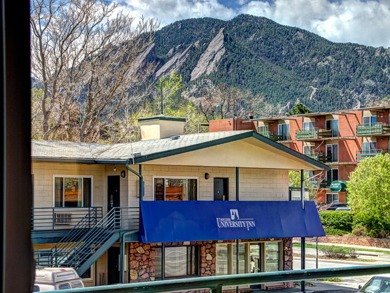Boulder University Inn 3/5