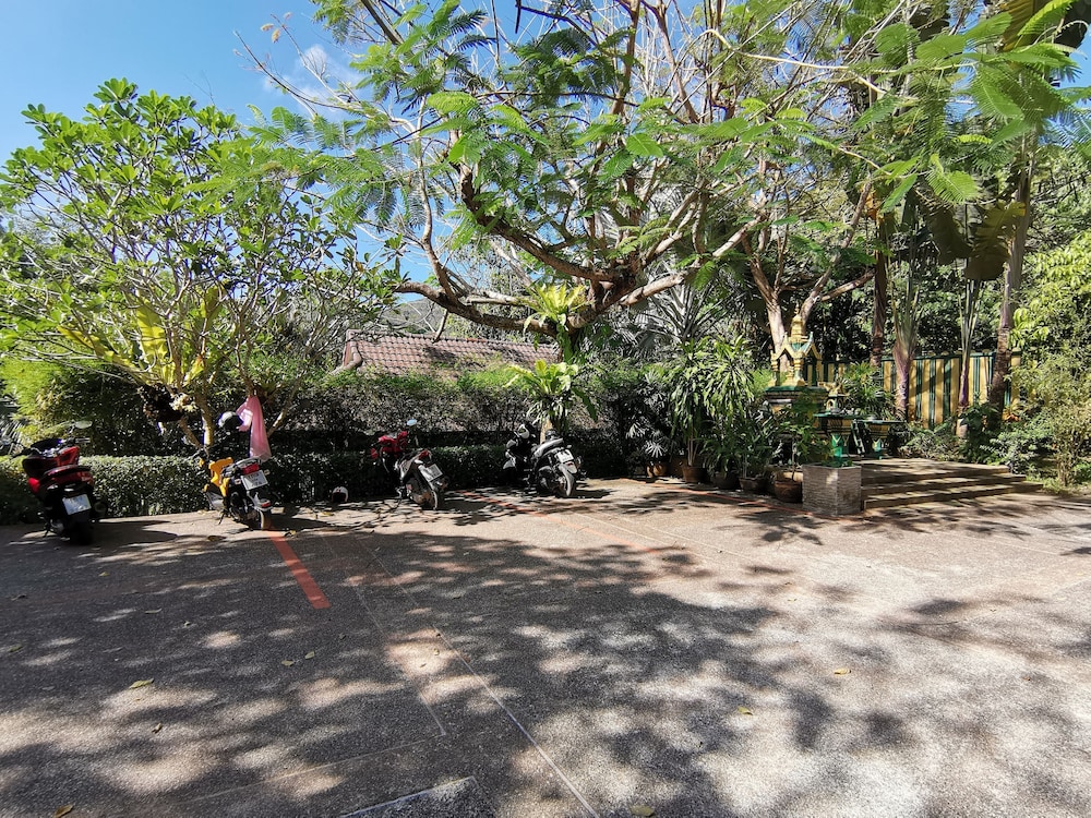 Thai Modern Resort and Spa 77/83