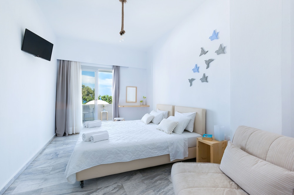 STANDARD, SEA VIEW