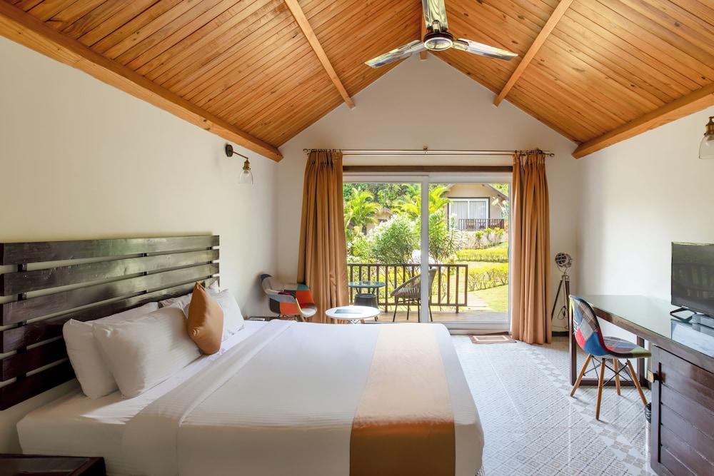Stone Wood Resort & Spa 12/50