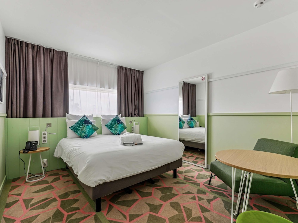 Mercure Paris Orly Tech Airport 23/78