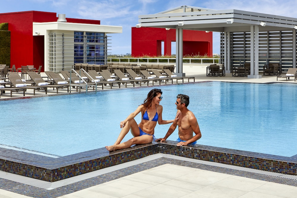 COSTA HOLLYWOOD BEACH RESORT 54/72