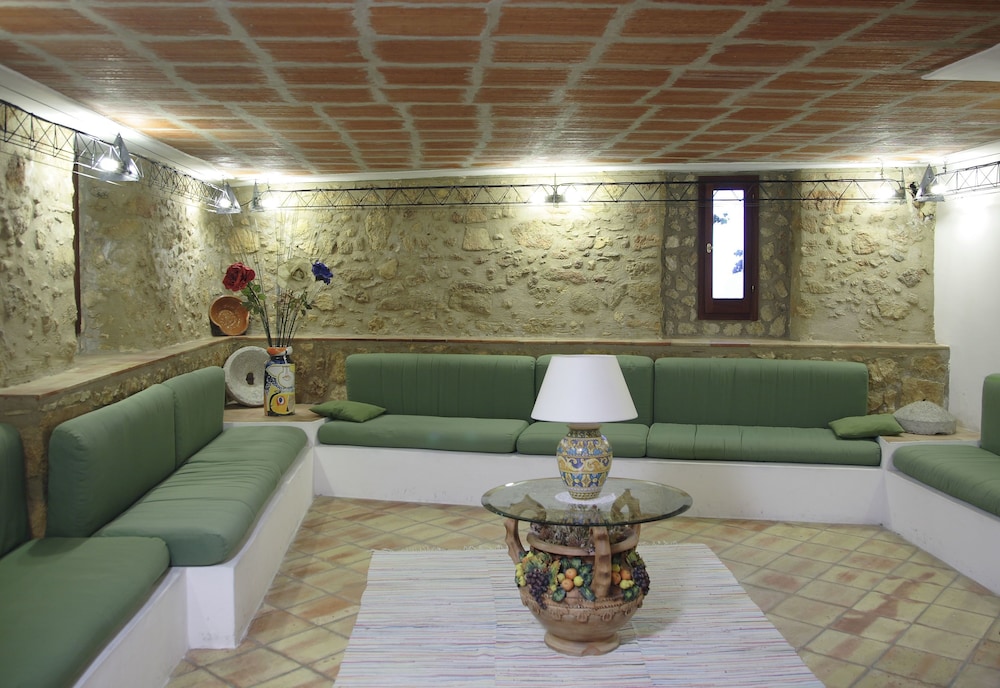 Hotel Baglio Santacroce 36/61