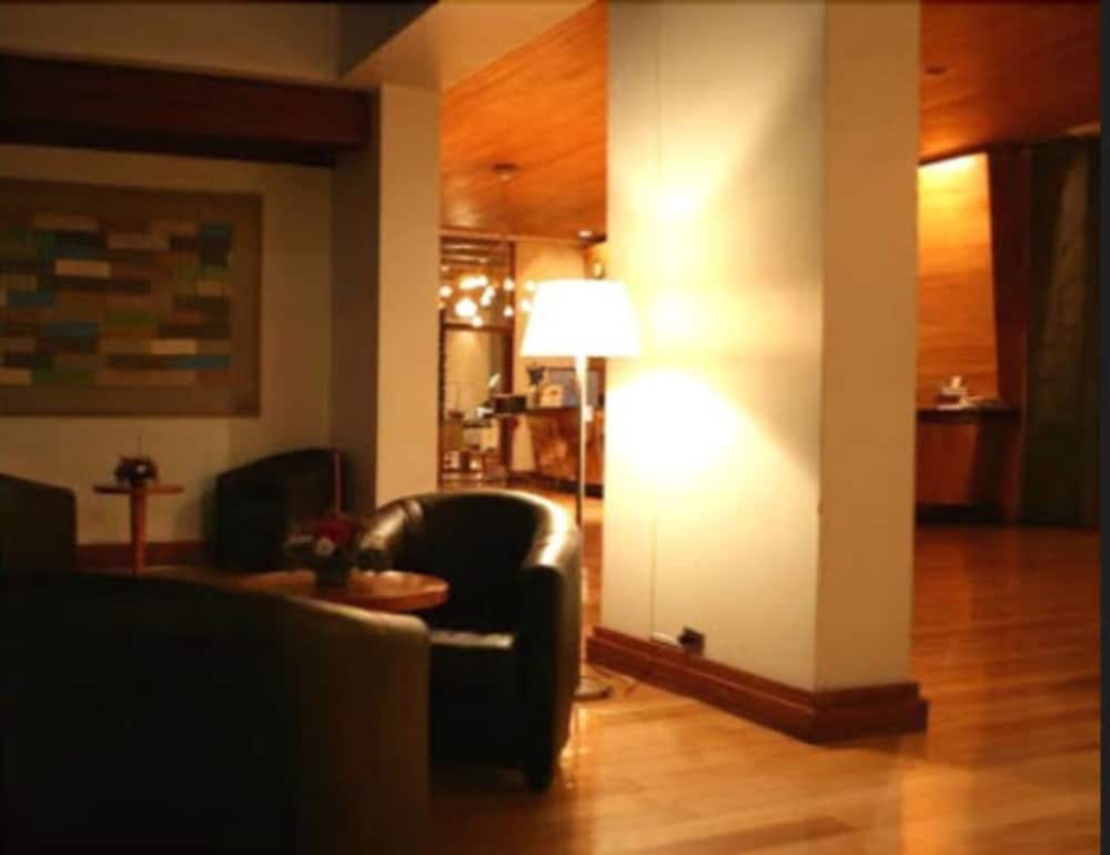Gran Hotel Vicente Costanera 30/42