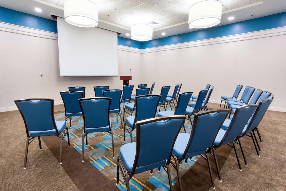 Drury Inn and Suites Burlington 35/44