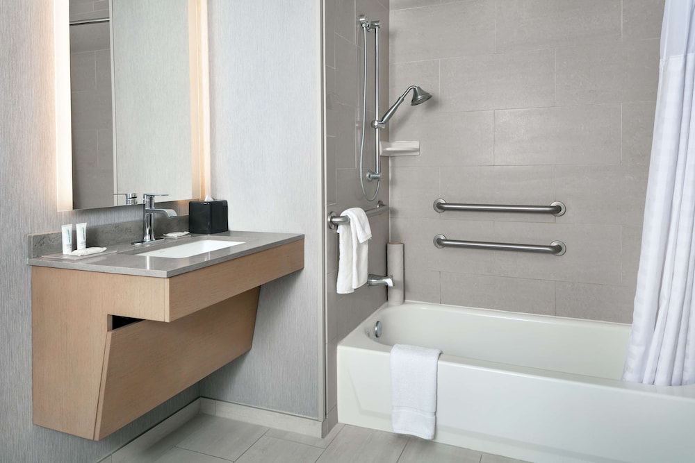 Hyatt Place Fairbanks 54/55