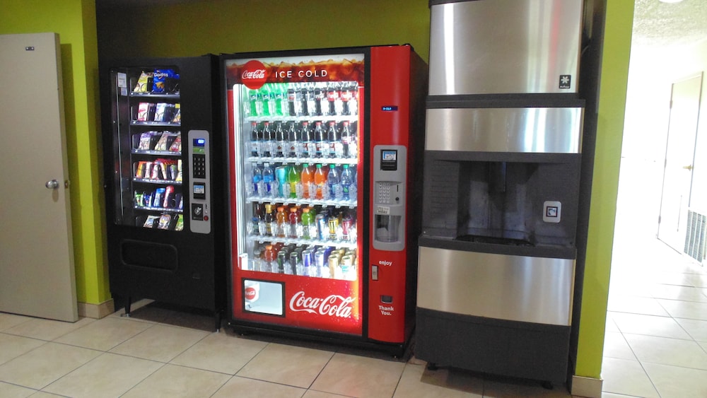 Super 8 by Wyndham Sapulpa Tulsa Area 22/30