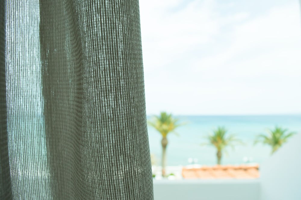 Paradise Beach Hotel 6/50