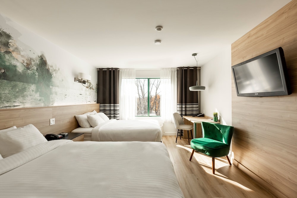 COMFORT, 2 QUEEN BEDS