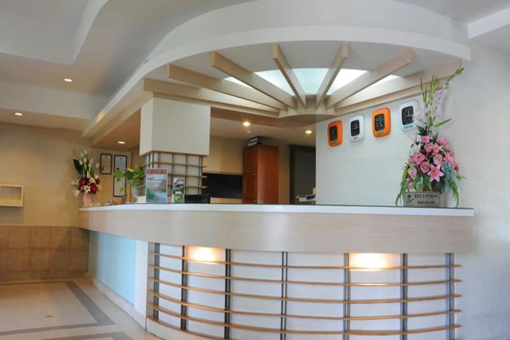 Bangsaen Villa Hotel 9/48