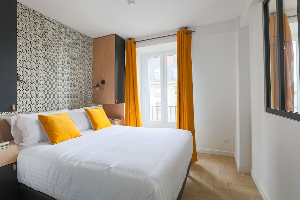 2 BEDROOMS, PANORAMIC, SUITE