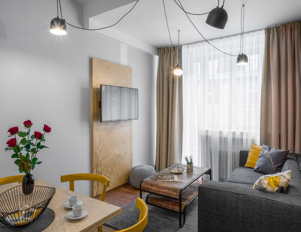 City Leaf Apartments by Adrez Living 13/20
