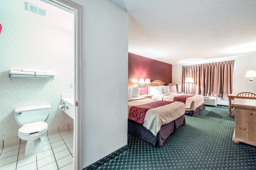 Red Roof Inn and Suites Knoxville East 19/42