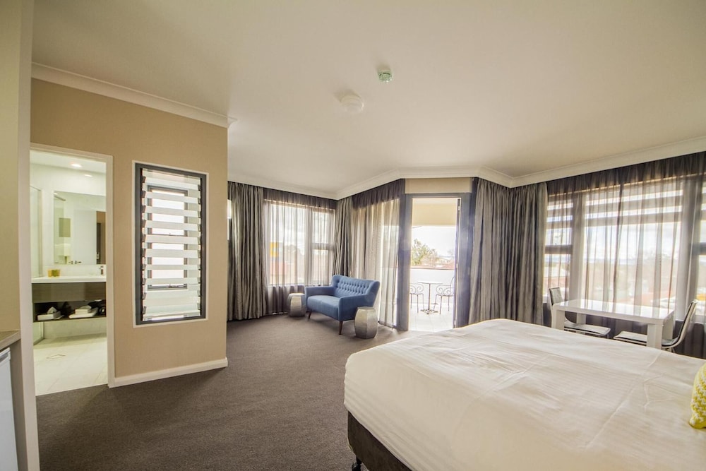 Cowra Services Club Motel 11/40