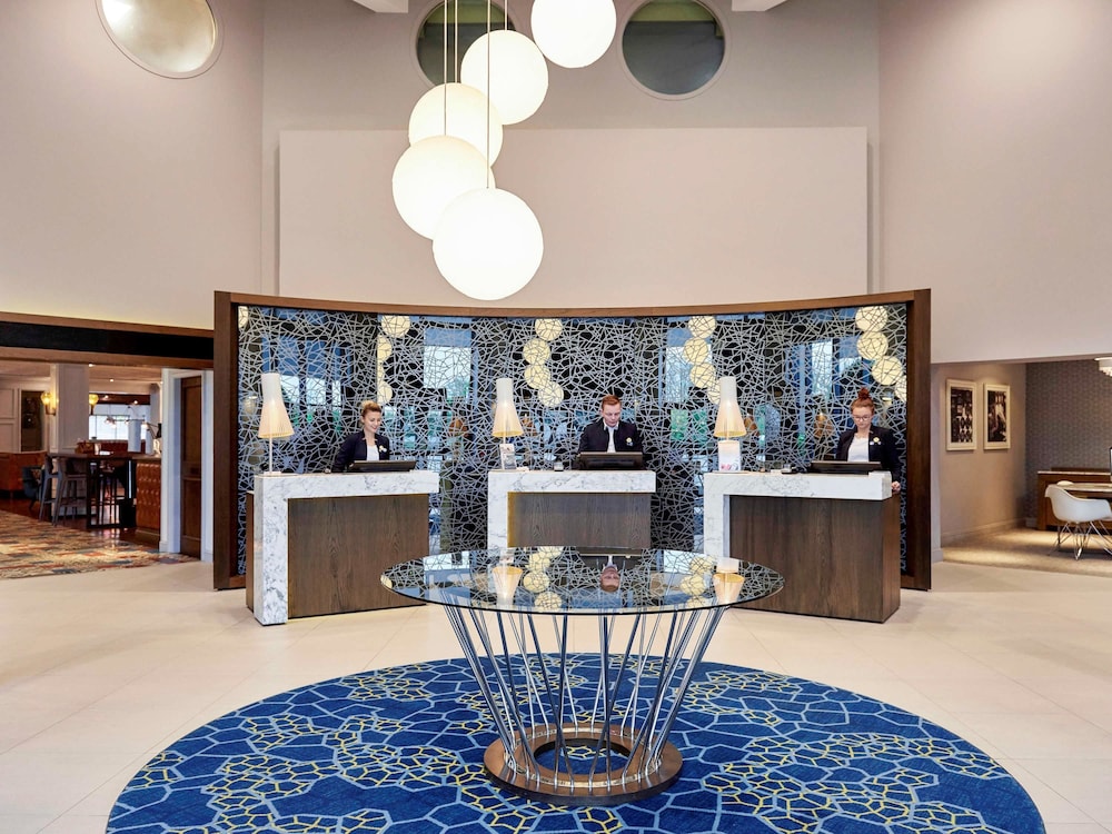 NOVOTEL LONDON STANSTED AIRPORT 26/69
