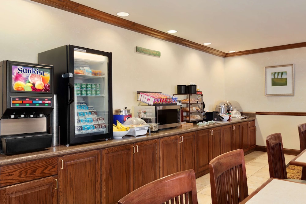 Country Inn and Suites By Radisson Gillette WY 41/51