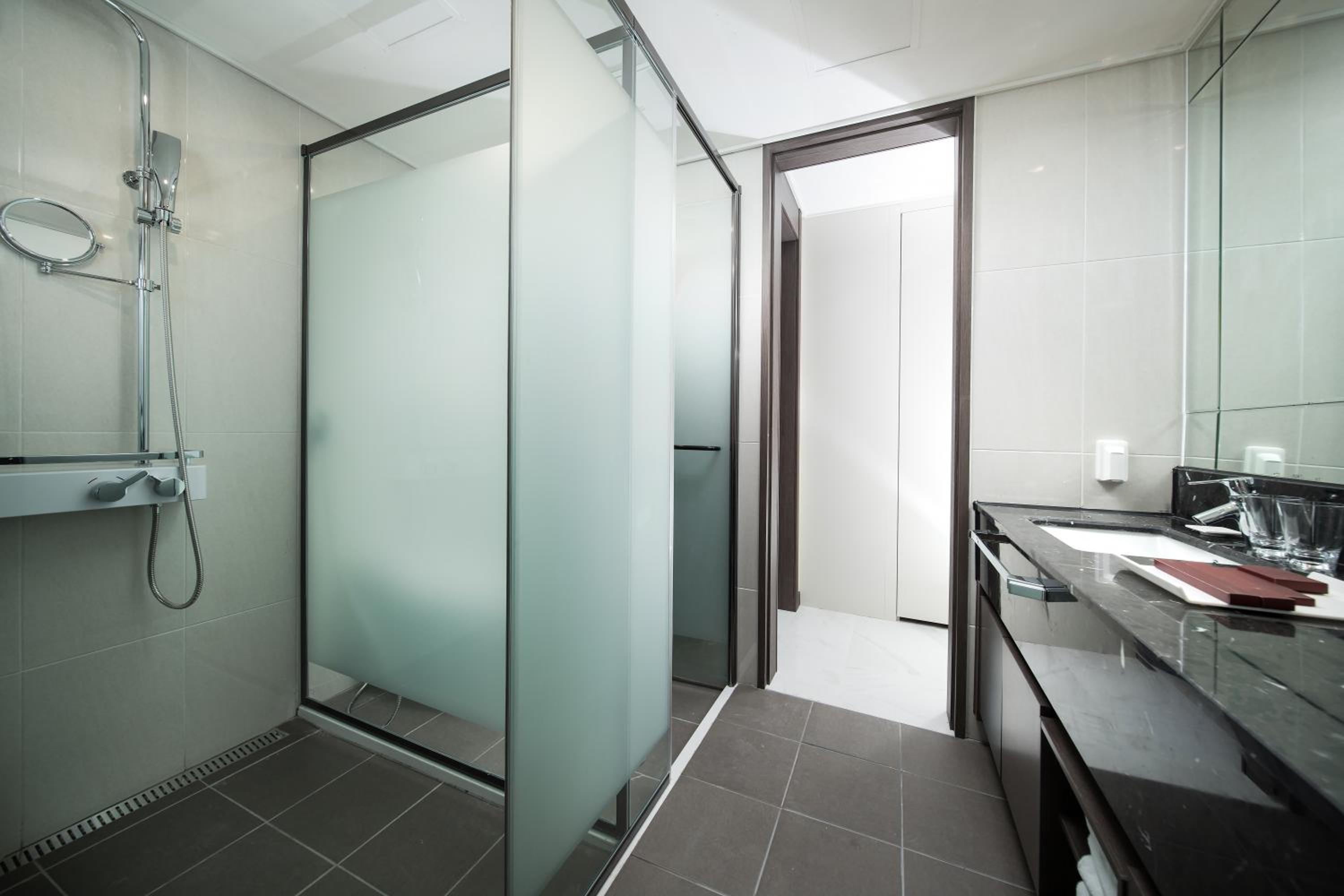 Premium, Suite, Double Bed, Utop Boutique Hotel and Residence 3/3