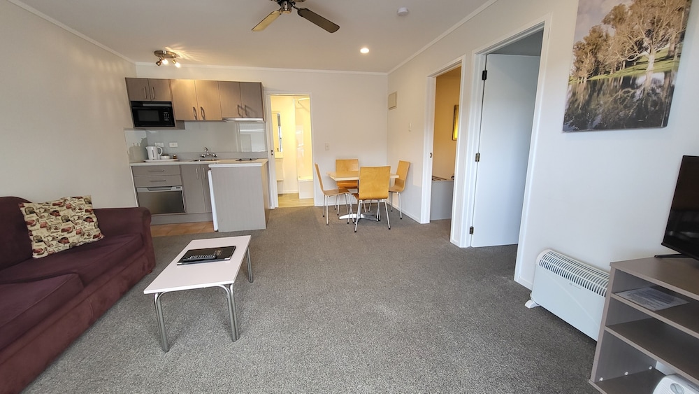 Manukau Motor Lodge 34/58