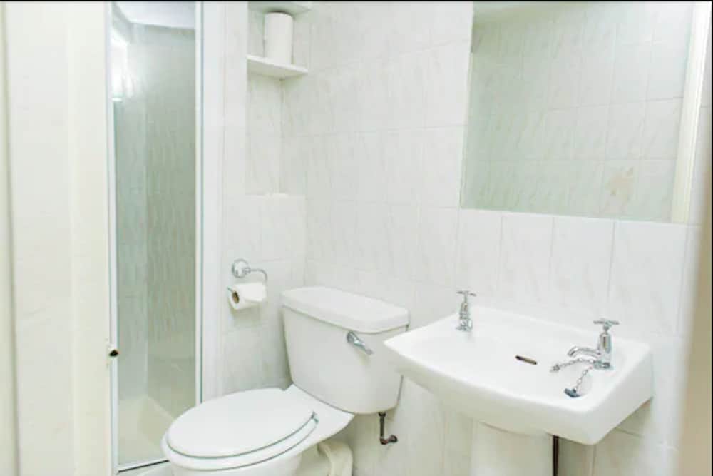 Avonmore Hotel Cartwright Gardens 31/31