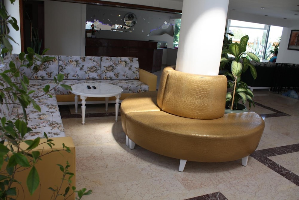 Hotel Bronze 17/45