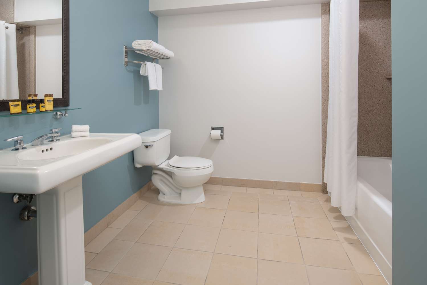 جناح بسرير كينج مع أريكة، Best Western Plus All Suites Inn 4/5
