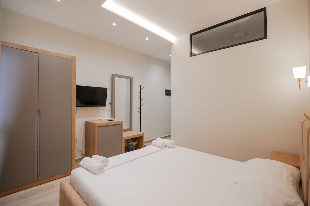 Hotel Roalb 16/28