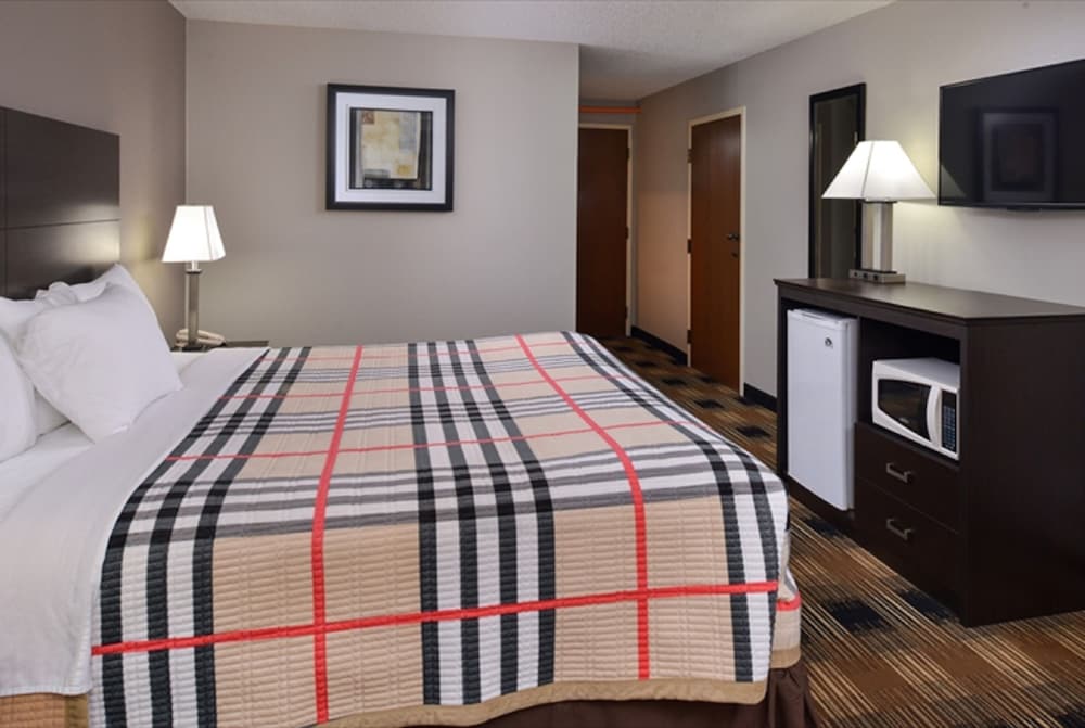 FairBridge Inn Express Monroe City 6/28