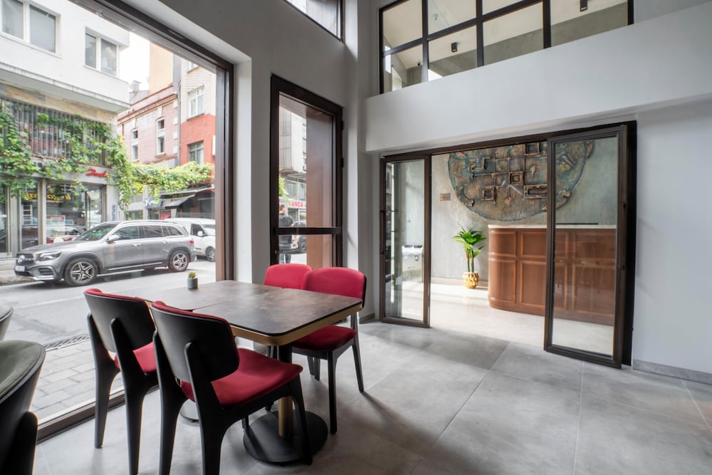 Smart and Simple Hotel Karakoy 30/50