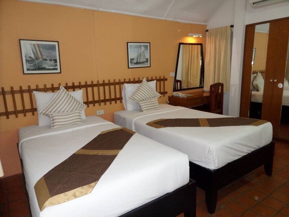 Lawana Escape Beach Resort 6/50