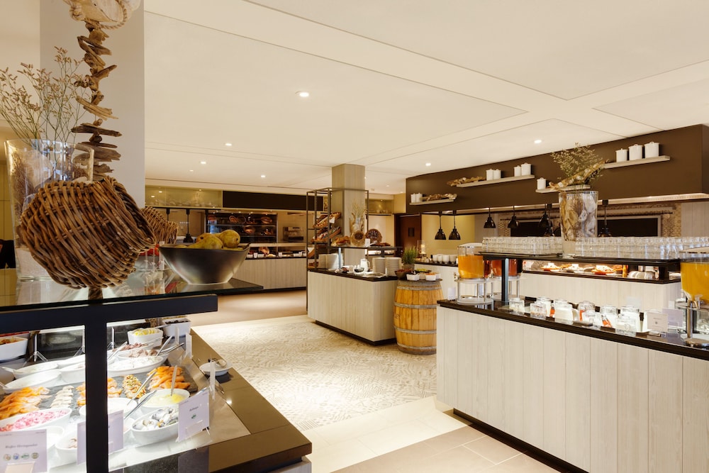 restaurant cafeteria