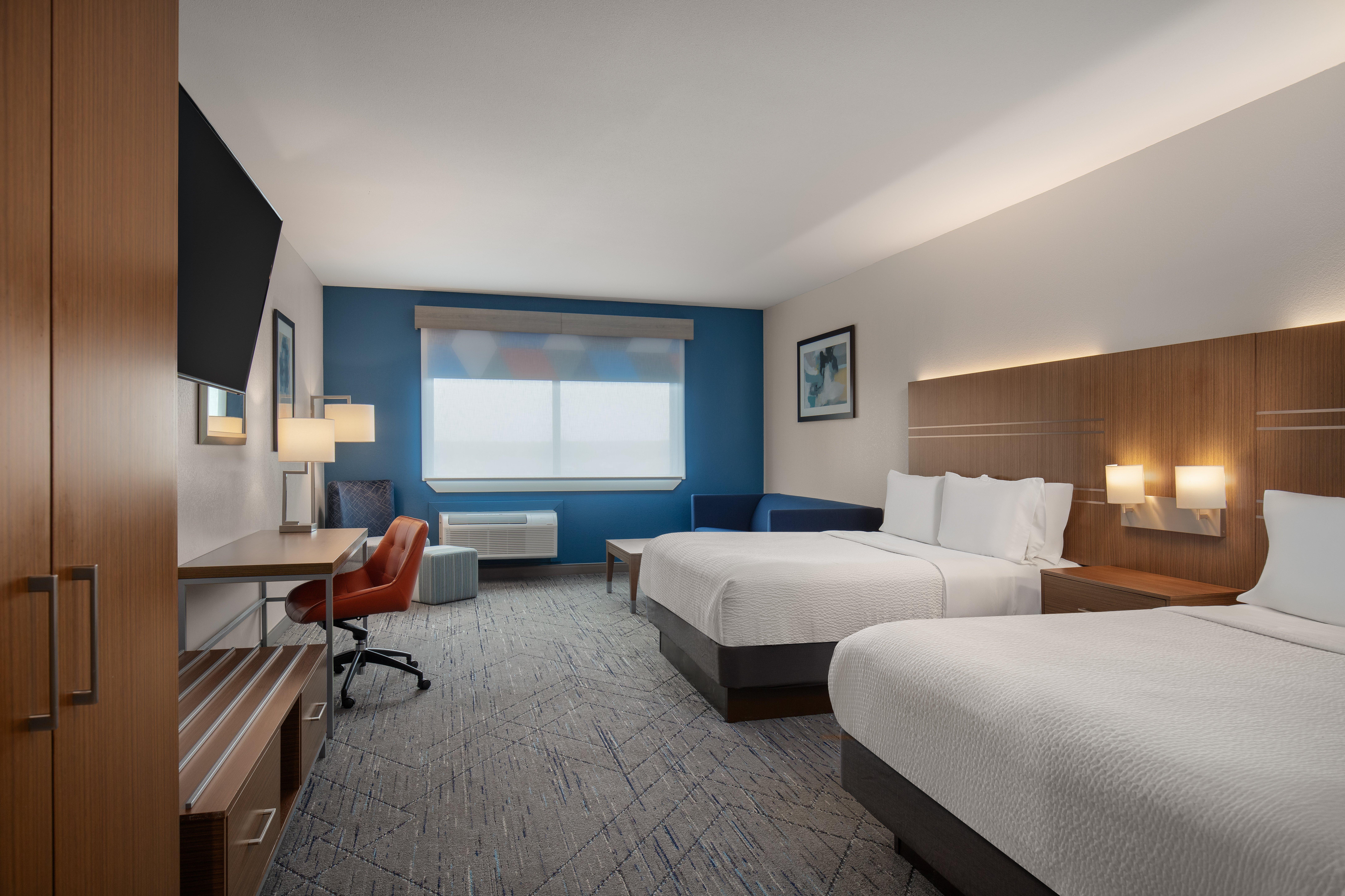 Standard, 2 Queen Beds, Extra Floor Space