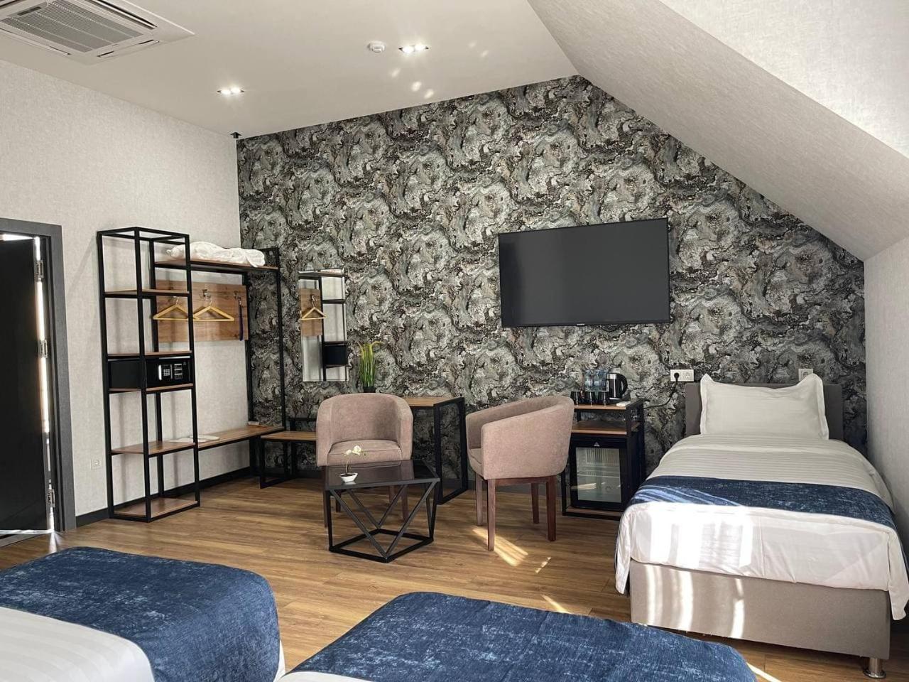 Alpha Plaza Hotel 22/37