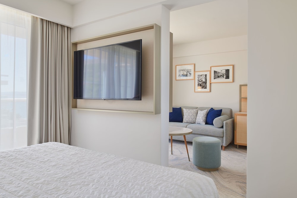 Le Meridien Lav 14/76