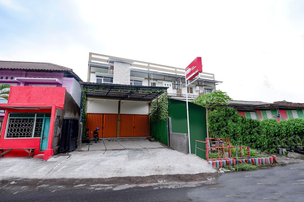 OYO 2782 Puspa Residence 1/48