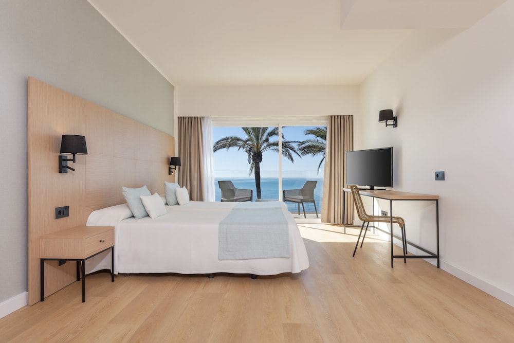JUNIOR SUITE, SEA VIEW, BALCONY