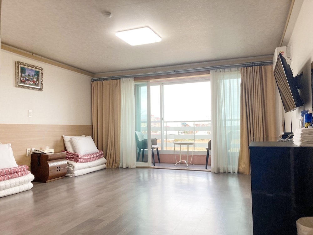 Jeju Ocean Family Hotel 14/75