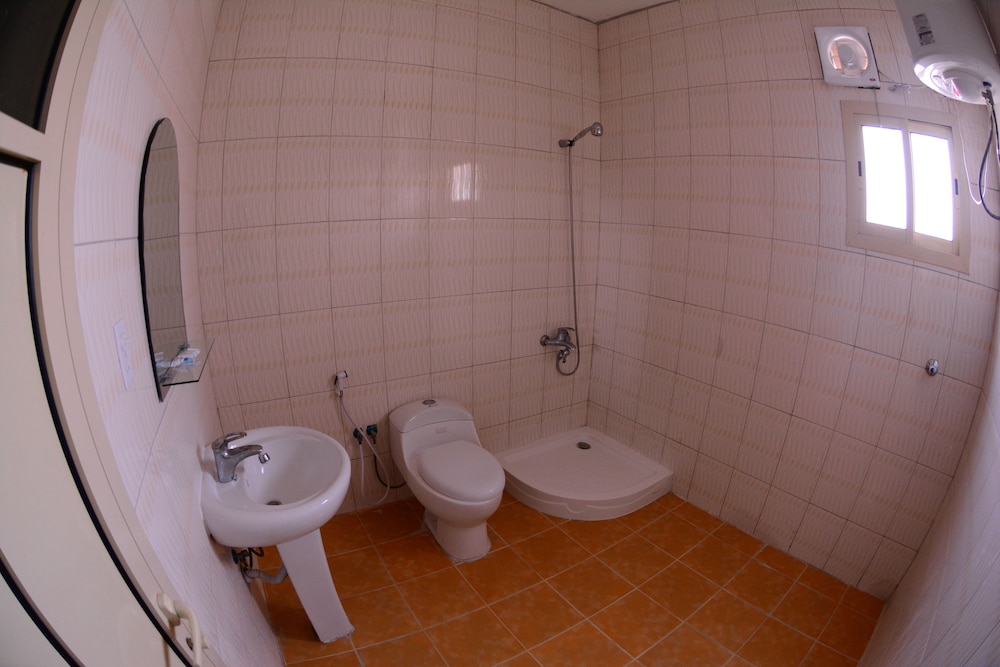 العييري للشقق المفروشة الدمام 7(Al Eairy Furnished Apartments Dammam 7) 33/34