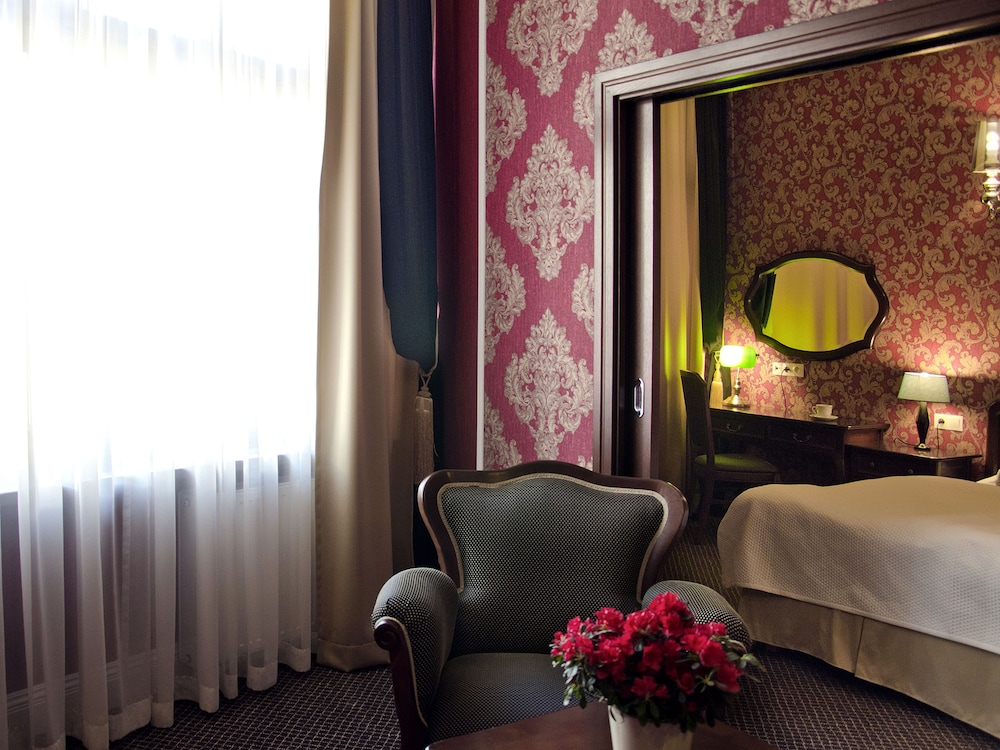 Sleepwalker Boutique Suites 46/79