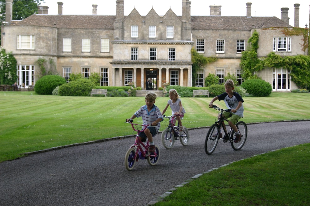 Lucknam Park, Emblems Collection 41/48