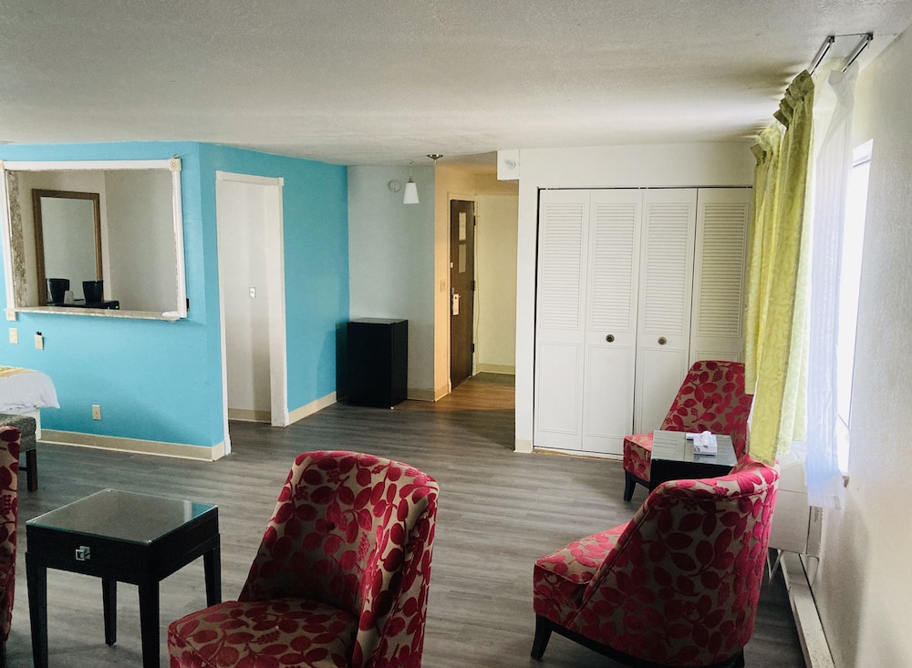 Nampa Inn & Suites 34/46