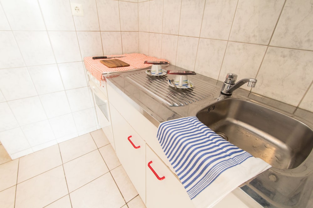 CheckVienna - Apartment Favoritenstrasse 2/5