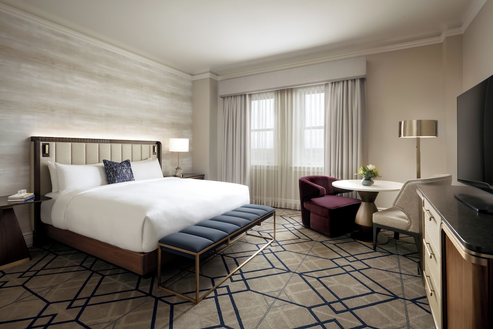 Fairmont, King Bed, City View