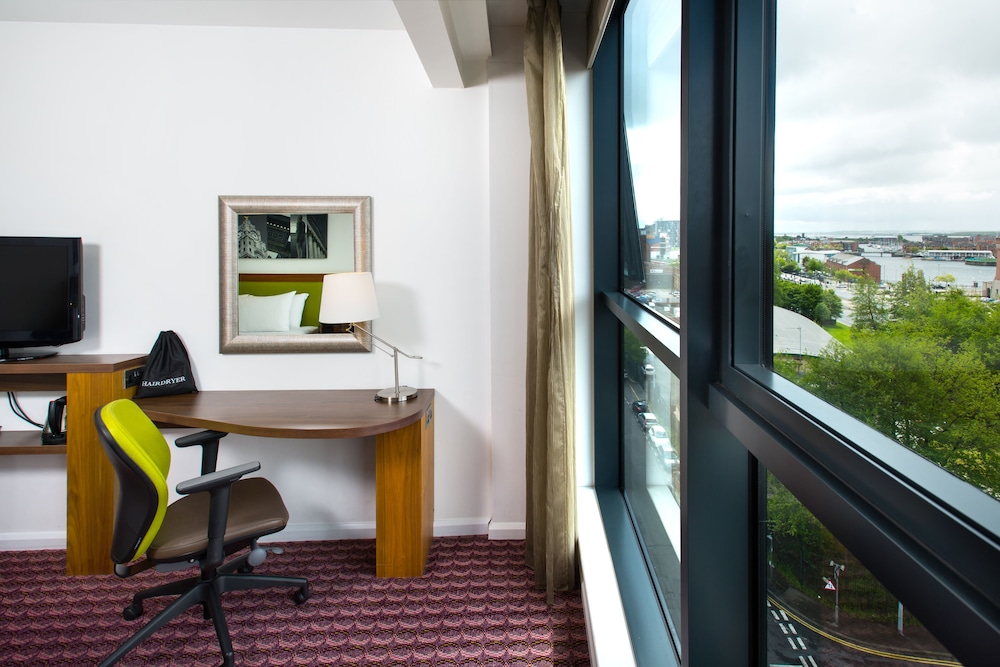 HAMPTON BY HILTON LIVERPOOL/CITY CENTRE 52/56