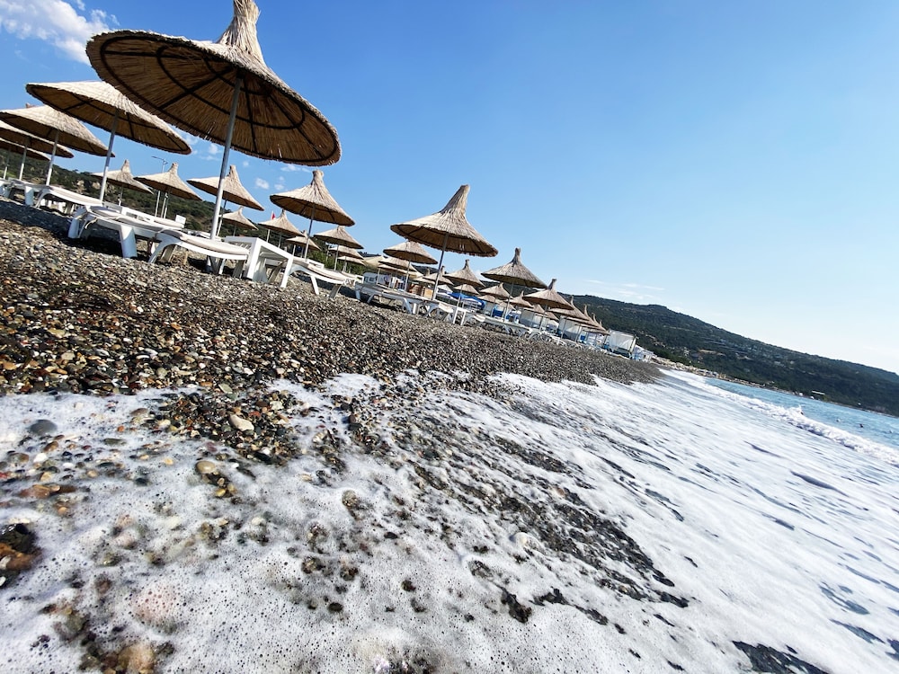 Assos Park Hotel 61/64