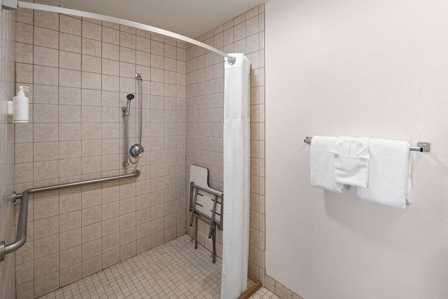 Super 8 by Wyndham Susanville 42/43