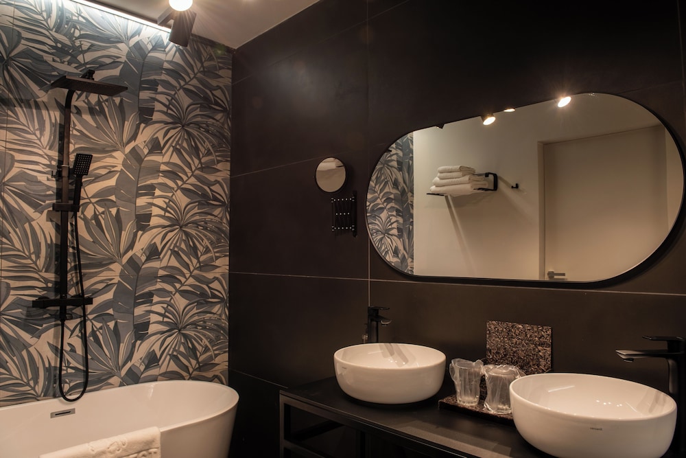 Bucharest Comfort Suites 60/66