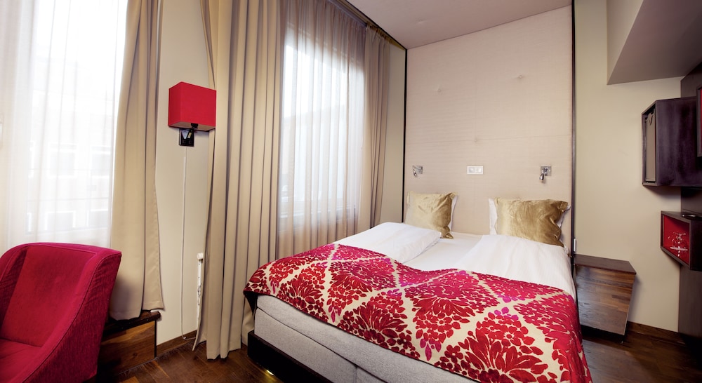Home Hotel Folketeateret 8/39